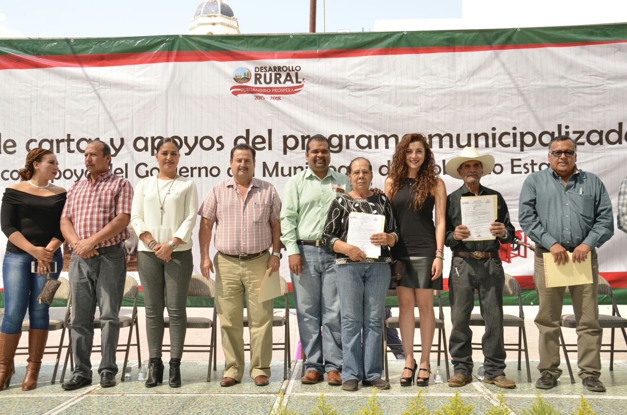 Entrega Gobierno del Estado apoyos al sector productivo de Puruándiro