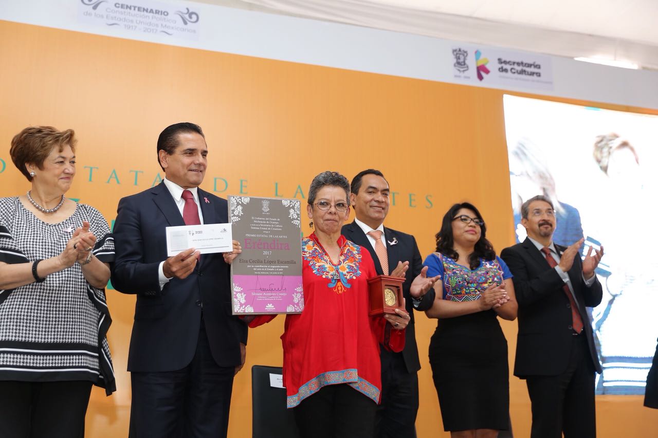 Entrega Gobernador Premio Estatal de las Artes «Eréndira» 2017