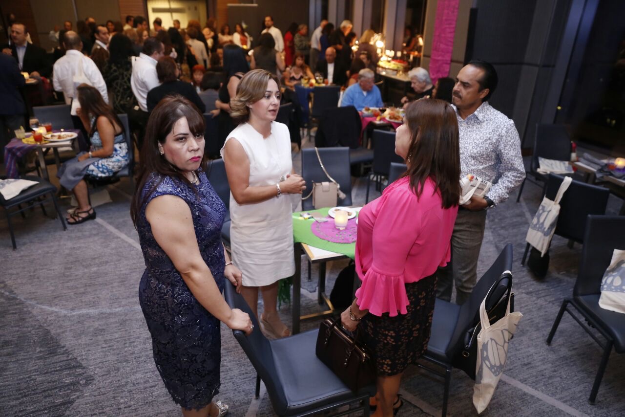 Presentan a turoperadores extranjeros las raíces de Michoacán