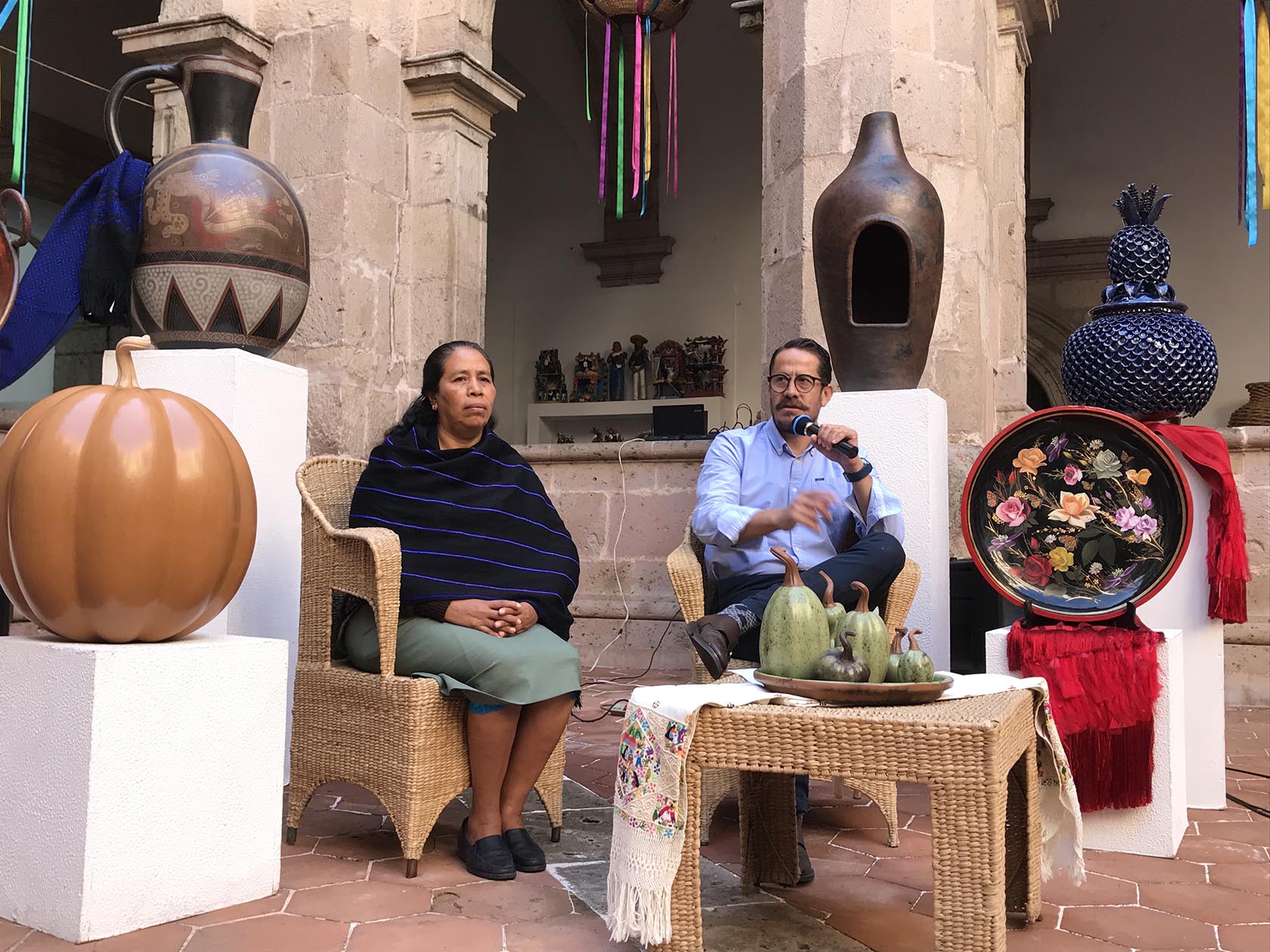 Presenta IAM la Villa Michoacana, punto de venta móvil de artesanías