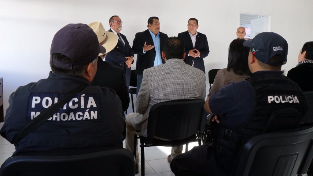 Inician policías clases de nivel medio superior