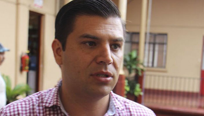 César Chávez pide al estado y federación más seguridad para Apatzingán