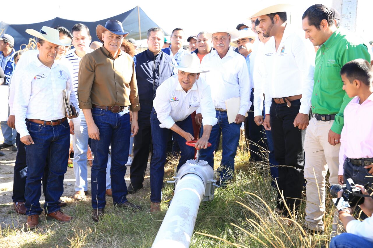 Entrega Silvano Aureoles cerca de 30 mdp en proyectos de tecnificación de riego en Epitacio Huerta