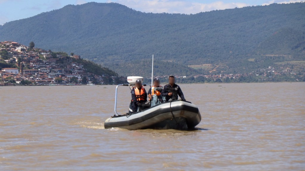 Unidad Lacustre de la Policía Michoacán garantiza tranquilidad en islas del lago de Pátzcuaro