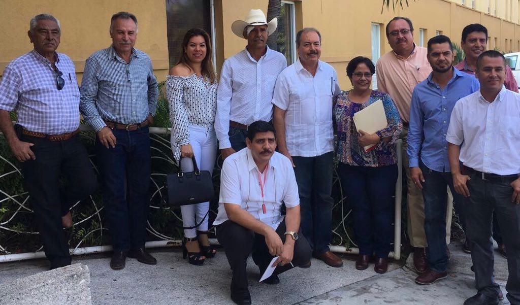 Realiza Víctor silva reunión de evaluación con la dirigencia de Arteaga