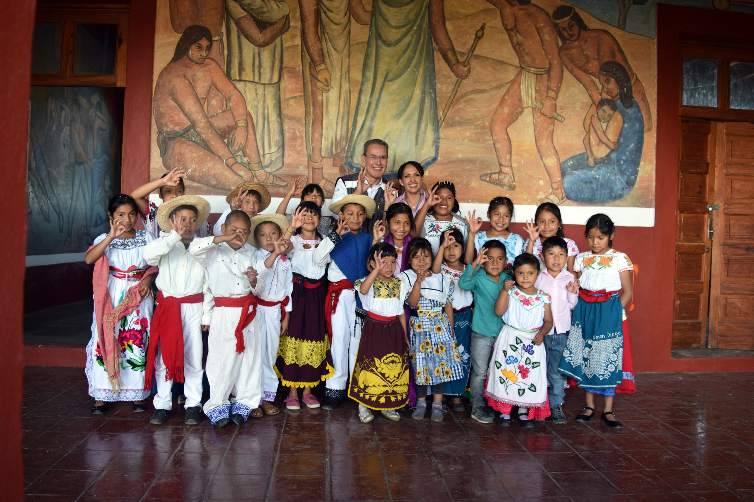 Avanza en Michoacán dignificación de escuelas, constata el Inifed