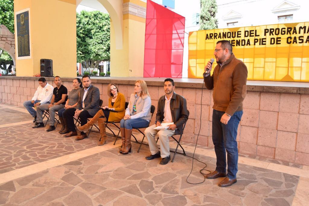 Inicia construcción de viviendas para familias de Huandacareo: IVEM