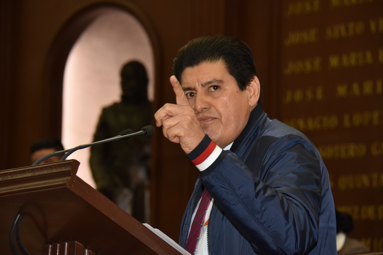 Pide Raymundo Arreola respetar el orden constitucional