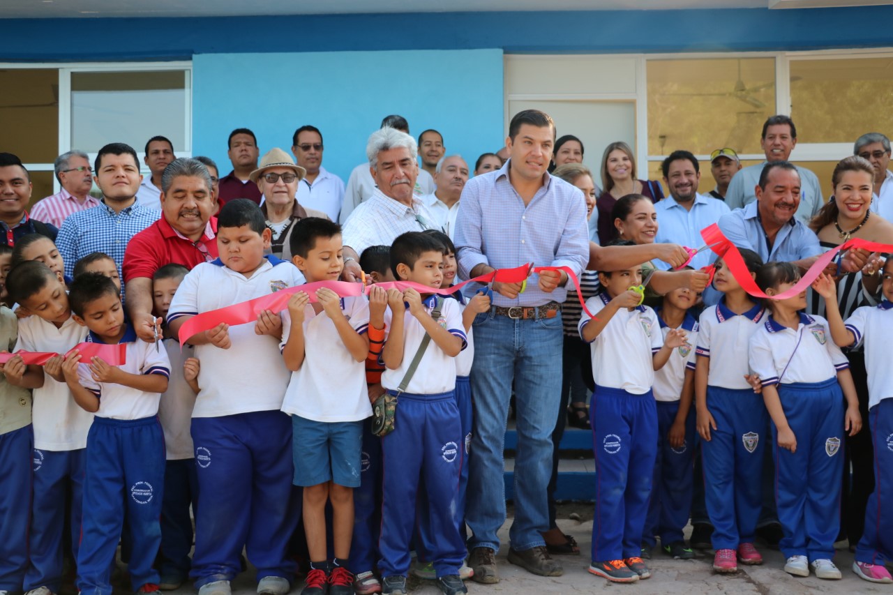 Entregan aulas a estudiantes de la escuela “Gobernador Epitacio Huerta” En Apatzingán