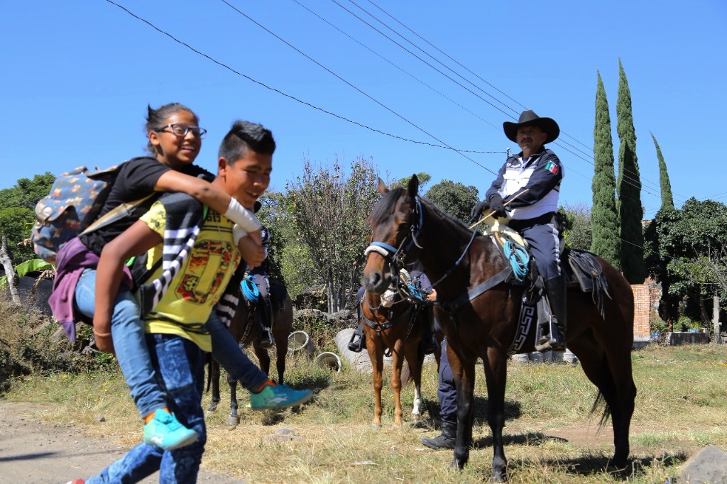 Realiza Unidad Montada de SSP labores de proximidad social