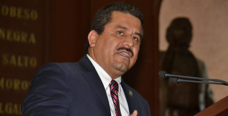 Déficit en el Congreso reconoce el legislador Roberto Carlos López García