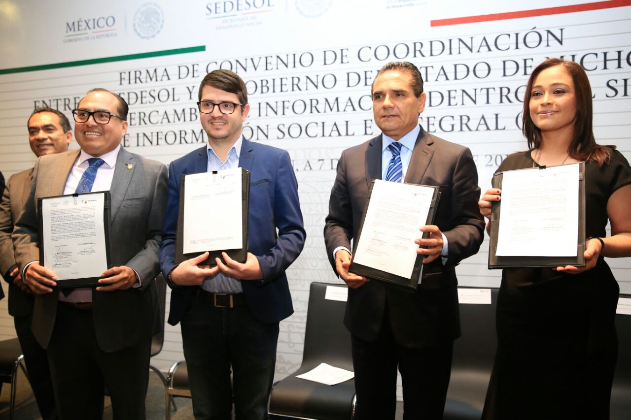 Firman Silvano Aureoles y Sedesol convenio para focalizar beneficios de programas sociales