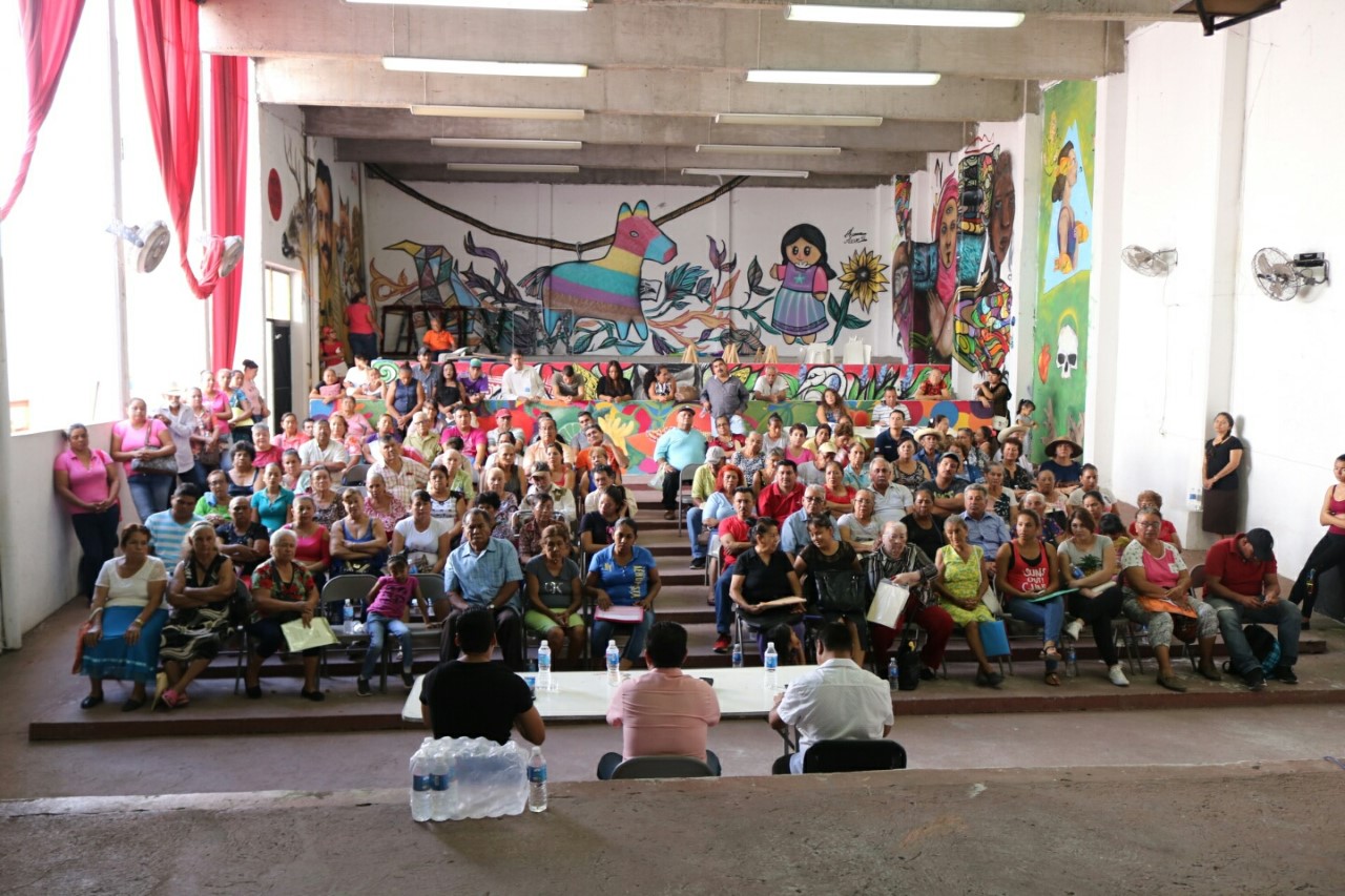 Gobierno de Múgica apoya a familia migrantes