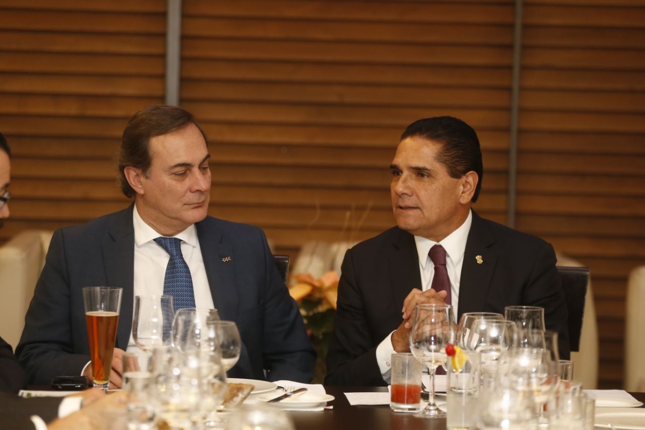 Expone Gobernador ventajas competitivas de Michoacán a empresarios del país