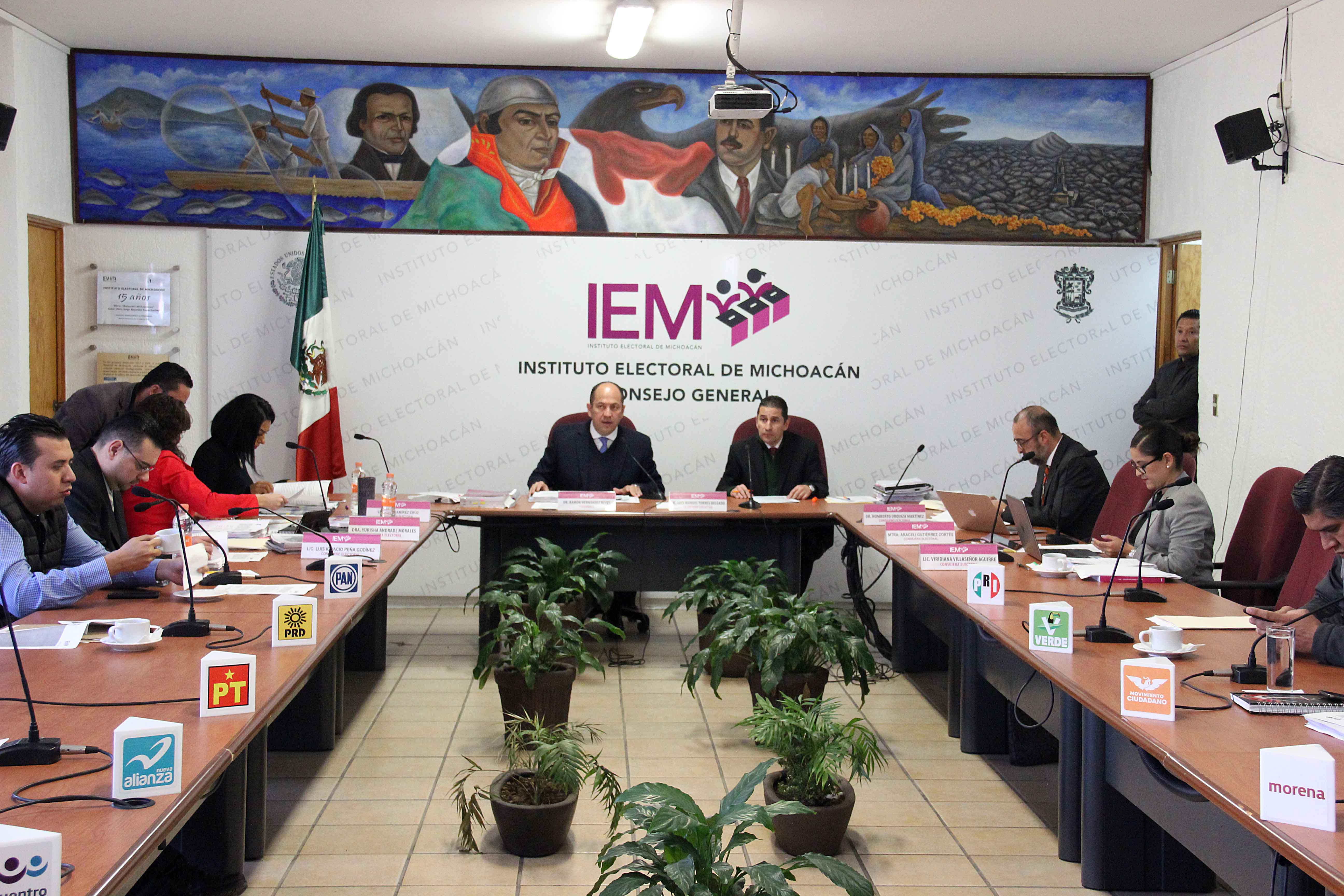 Designa IEM a funcionarios electorales de Comités Distritales y Municipales
