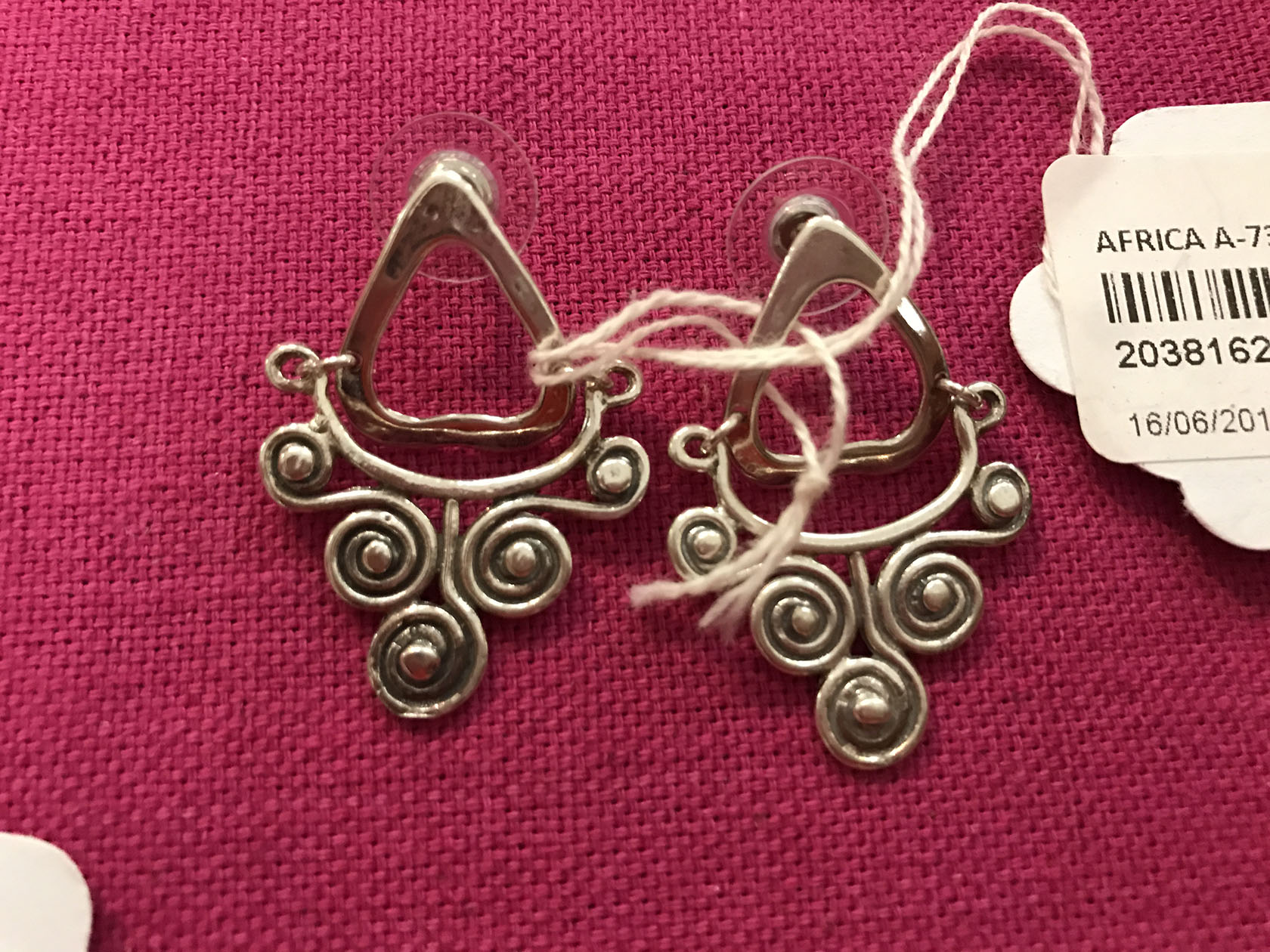 Invita IAM a comprar artesanía en esta época decembrina