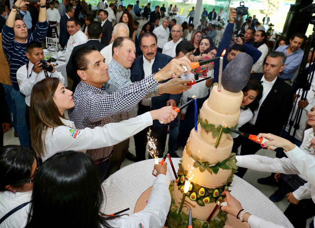Gobiernos y sector productivo juntos para impulsar a Michoacán: Gobernador