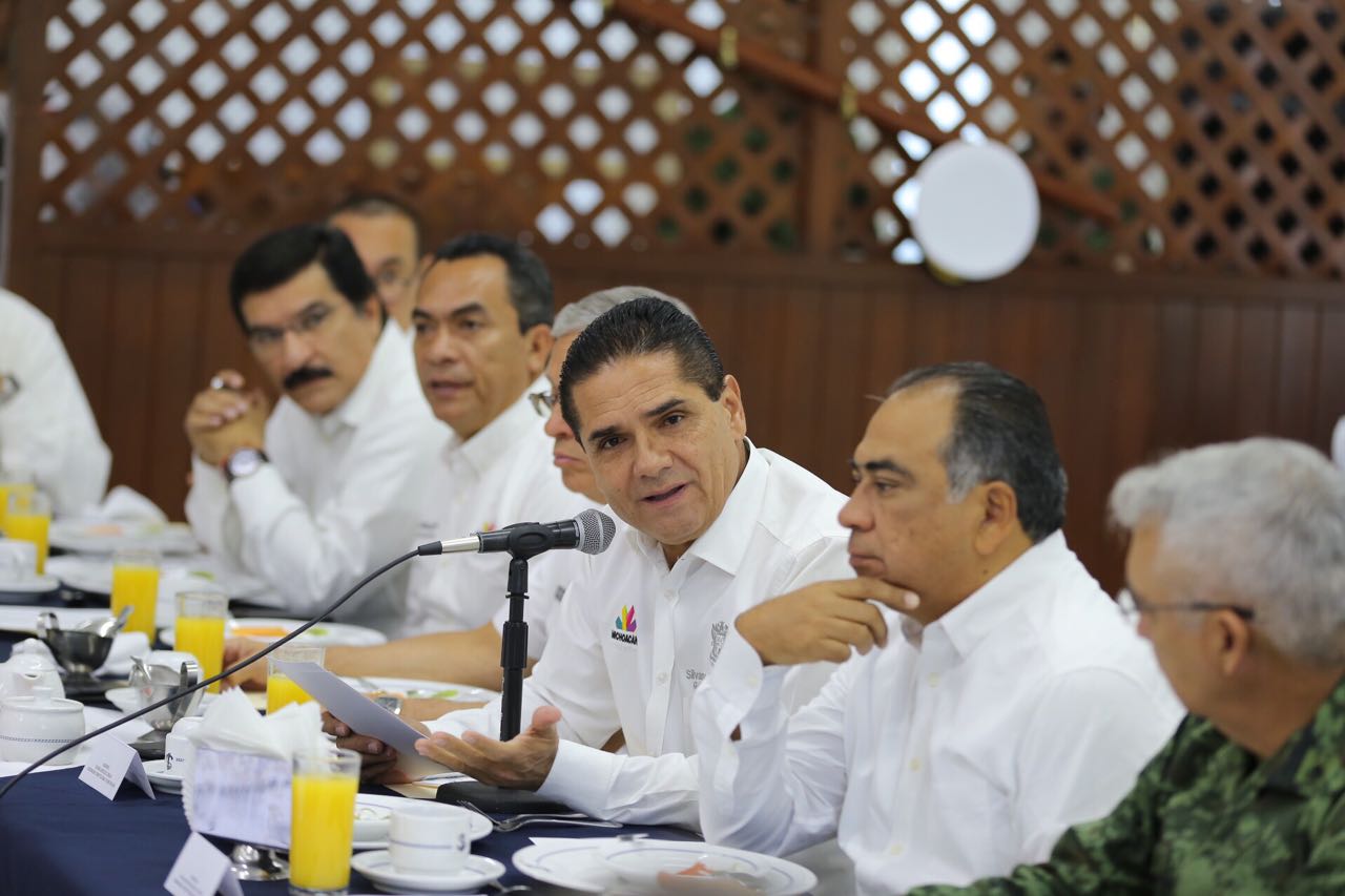 Definen estrategia de seguridad conjunta para la ZEE Lázaro Cárdenas-La Unión