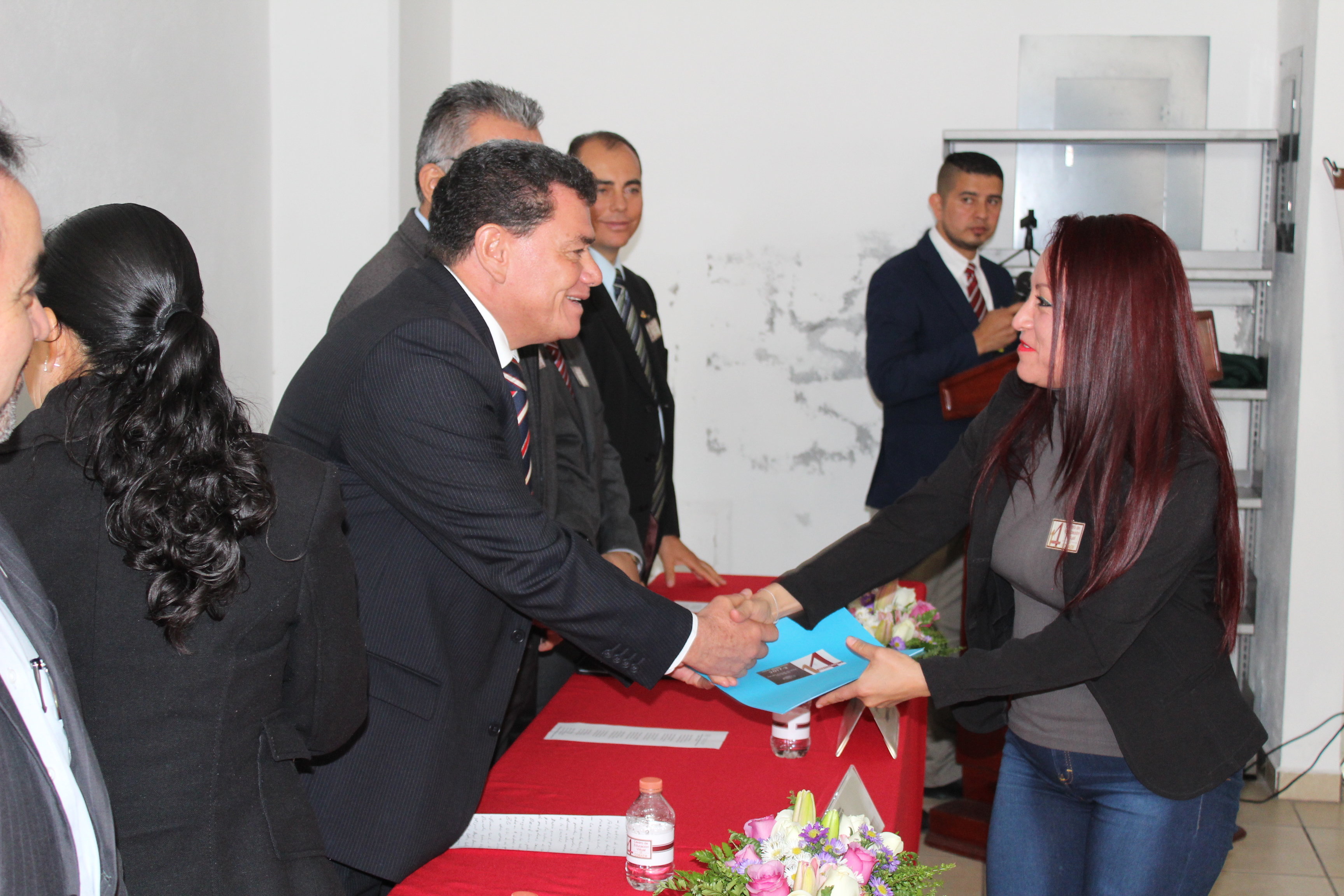 Entrega Cobaem equipo al Centro de Educación Virtual en su 14 aniversario