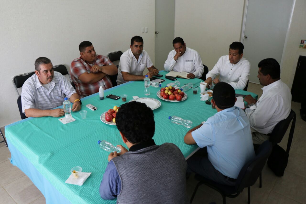 Con diálogo, Gobierno del Estado desactiva bloqueo en Aquila