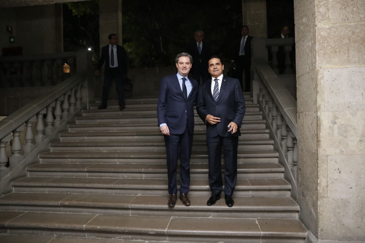 Continúa Gobernador gestiones por una educación de calidad