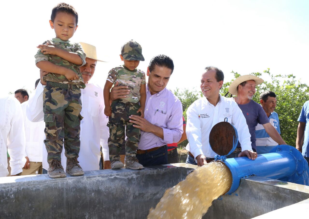 Gobernador inaugura y arranca obras por 2.5 mdp en San Antonio La Labor