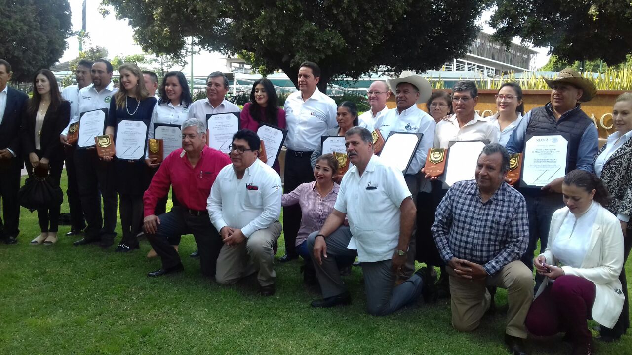 Obtienen michoacanos Premio Nacional al Mérito Forestal