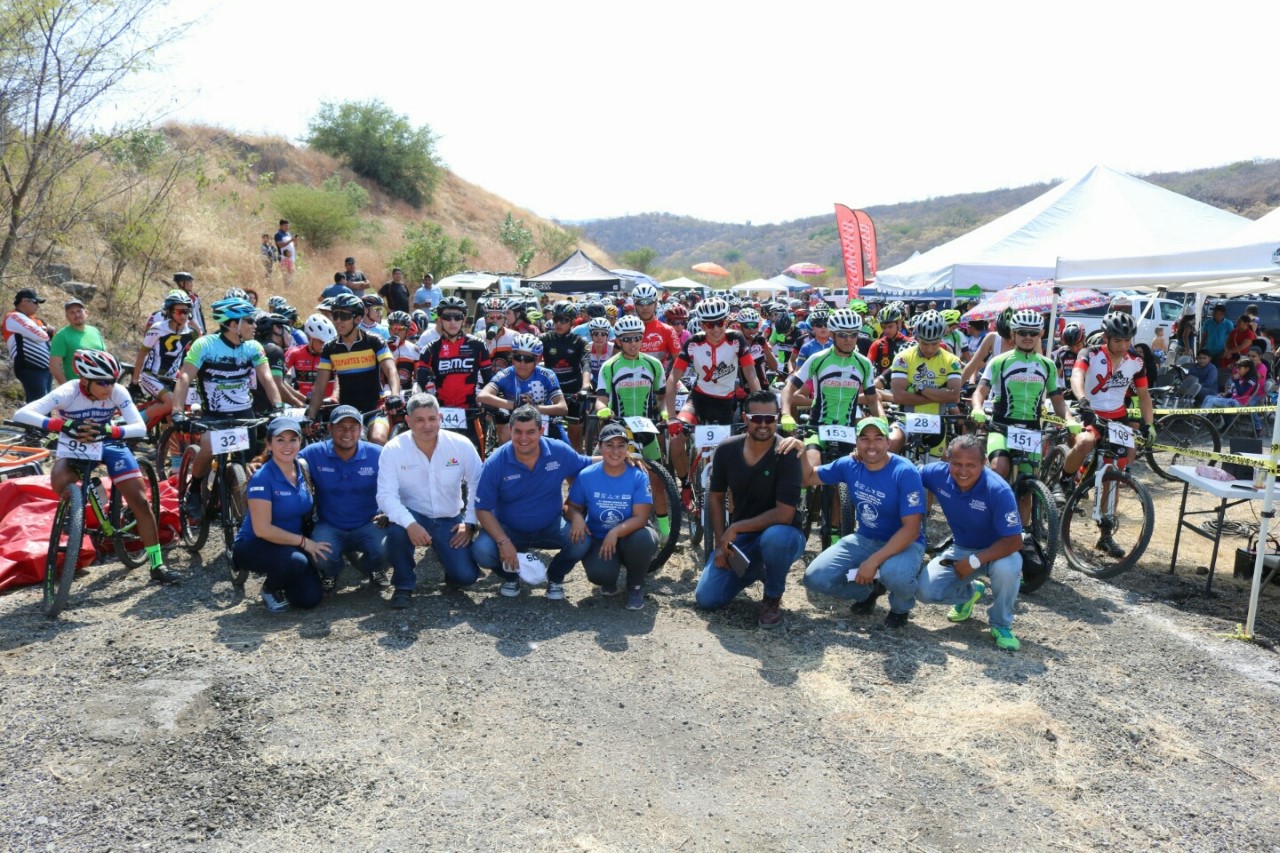 Gobierno de Múgica festeja éxito de la serie estatal de ciclismo