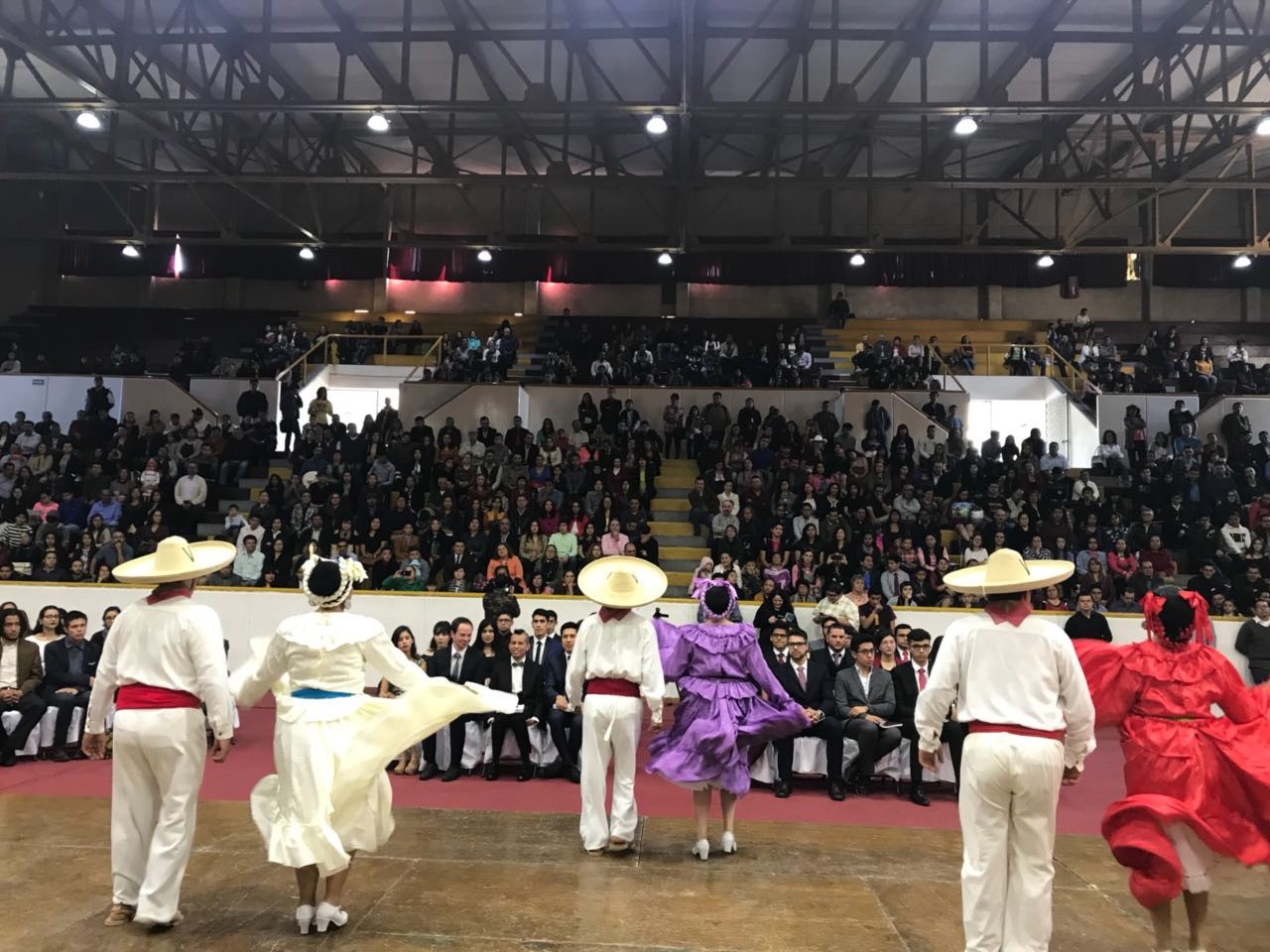 353 ALUMNOS CONCLUYEN INGLÉS O FRANCÉS EN LA CLE