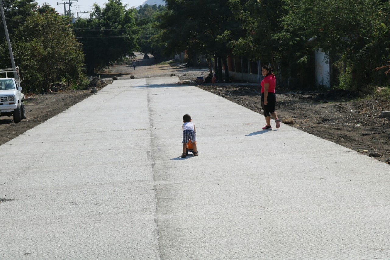 Gobierno de Múgica supervisa obras en la Colonia Benito Juárez