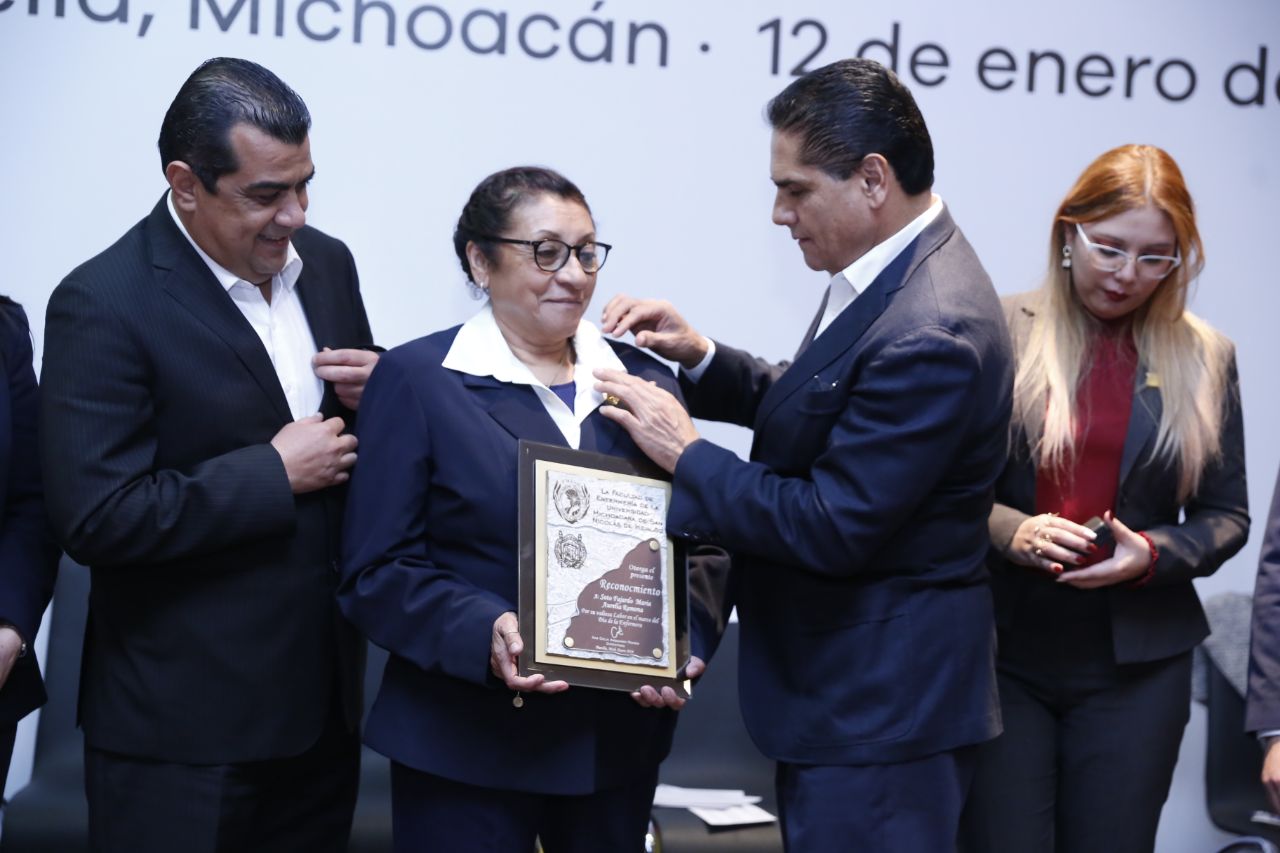 Profesionalización y salarios dignos para personal de enfermería: Silvano Aureoles