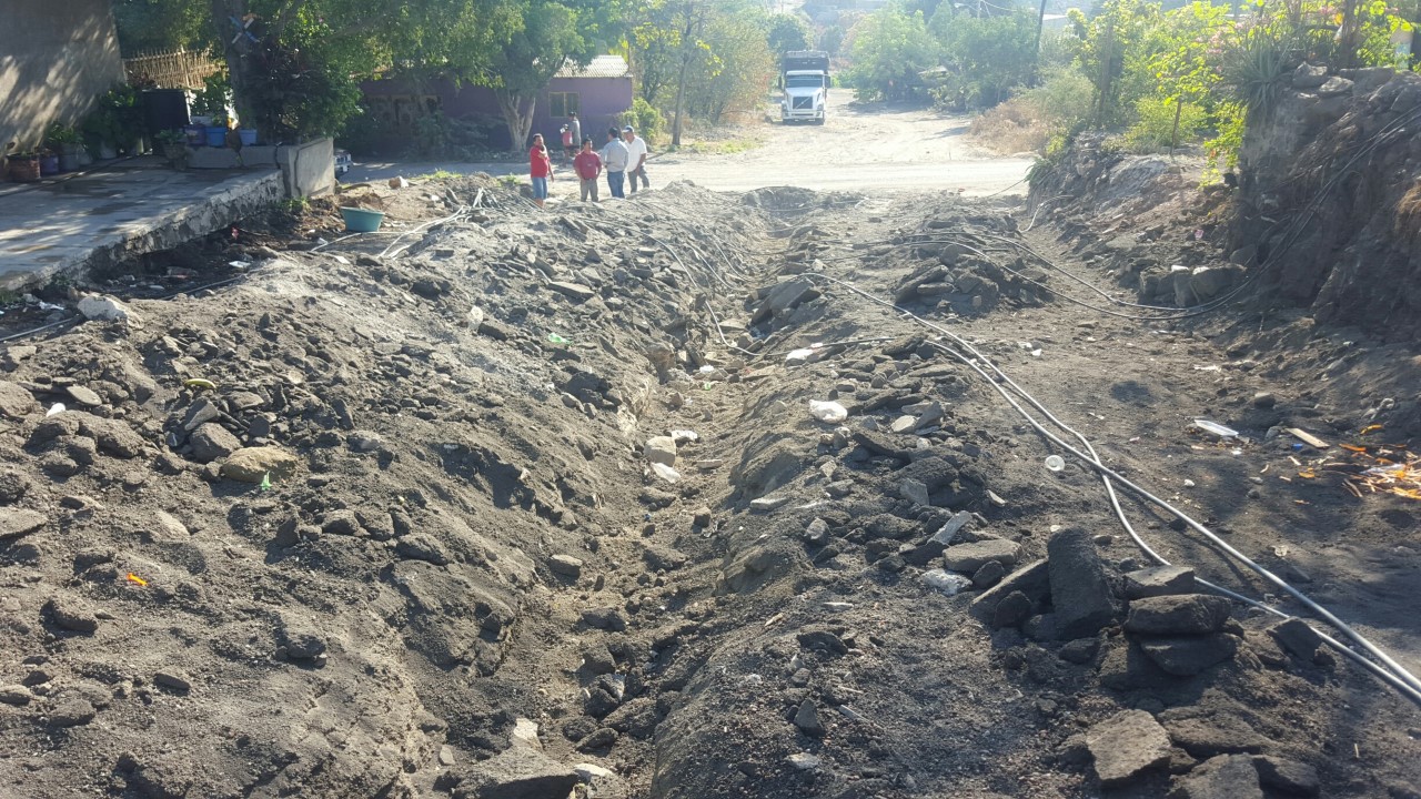 Gobierno de nueva Italia supervisa obras en el carriel