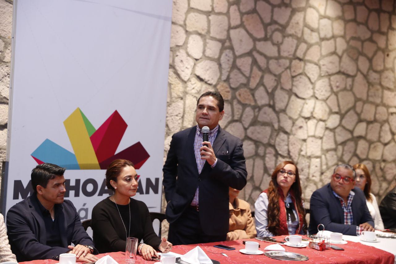 Reconoce Silvano Aureoles labor de periodistas de la fuente de Gobierno