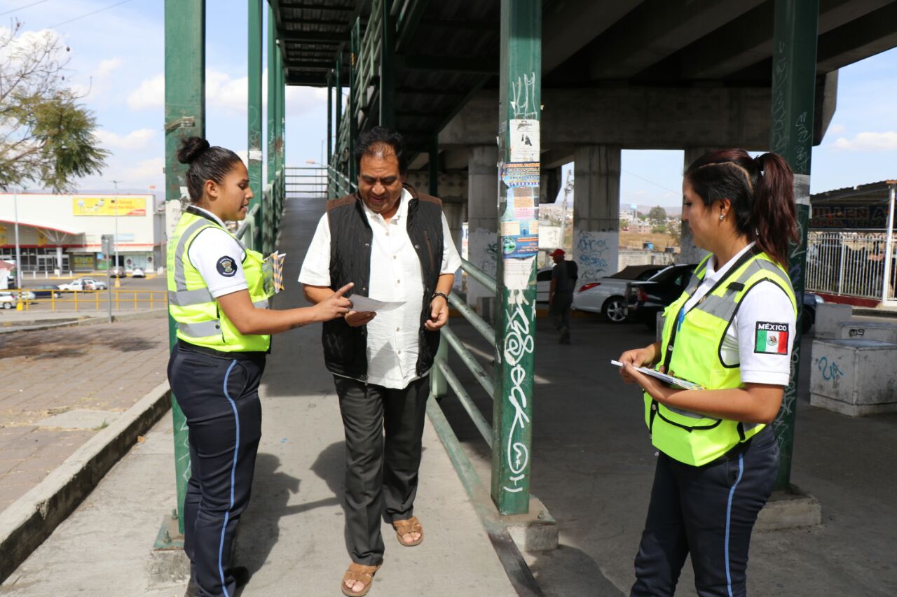 Fomenta SSP uso de puentes peatonales
