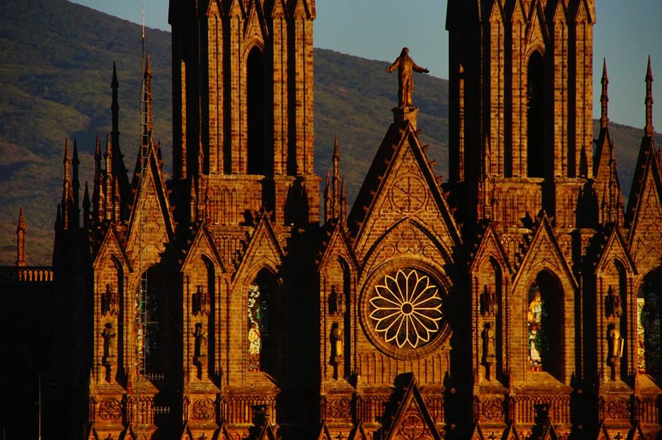 El santuario guadalupano, entre los recintos religiosos más grandes del mundo: Sectur