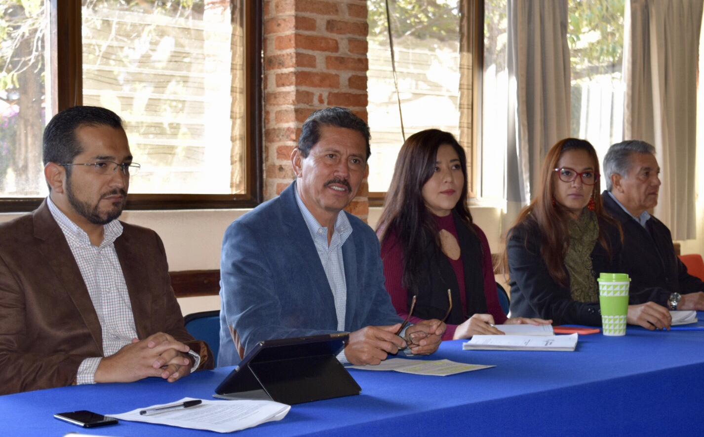 Continúa Cedemun actualización y capacitación de su personal