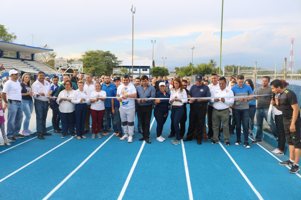 Gobierno de Múgica inaugura pista de tartan