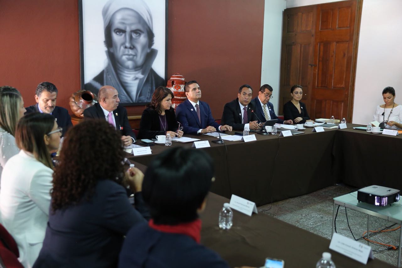 Ni un paso atrás en combate a violencia de género: Silvano Aureoles