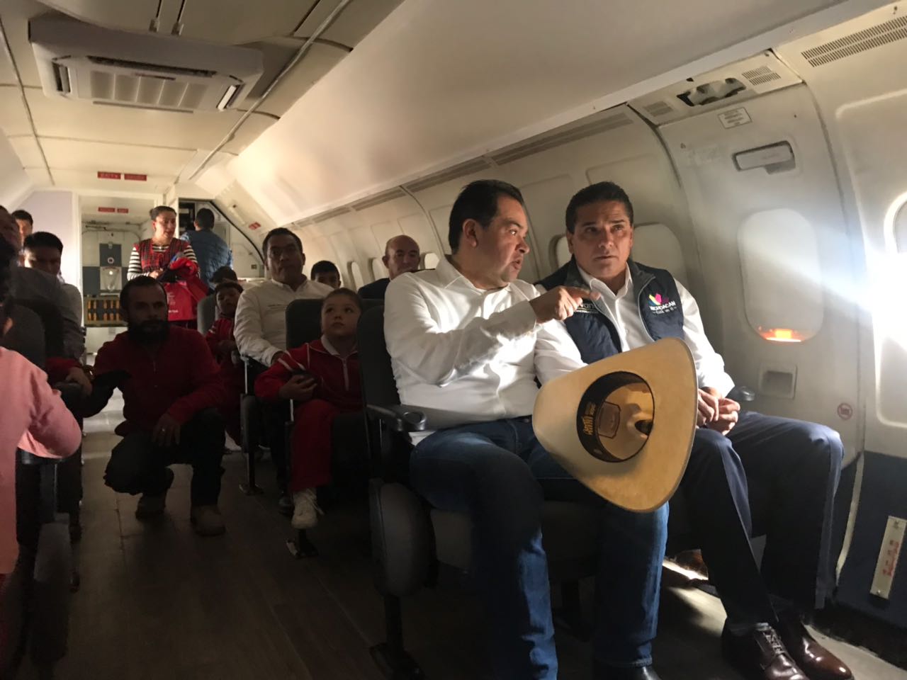 Goberno Silvano Auroles y diputado Noberto Martines, inaguran proyecto cultural “Biblioavion”