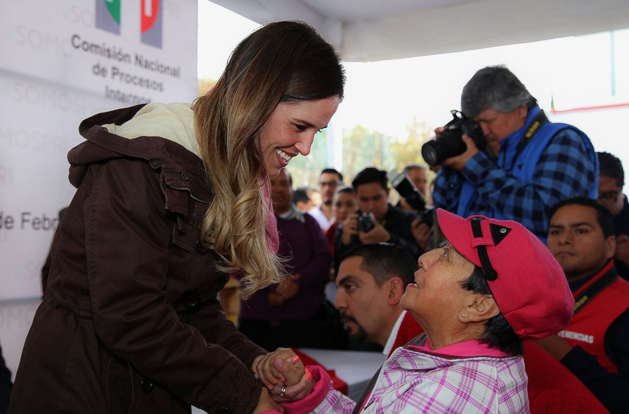 DANIELA DE LOS SANTOS PARA MORELIA