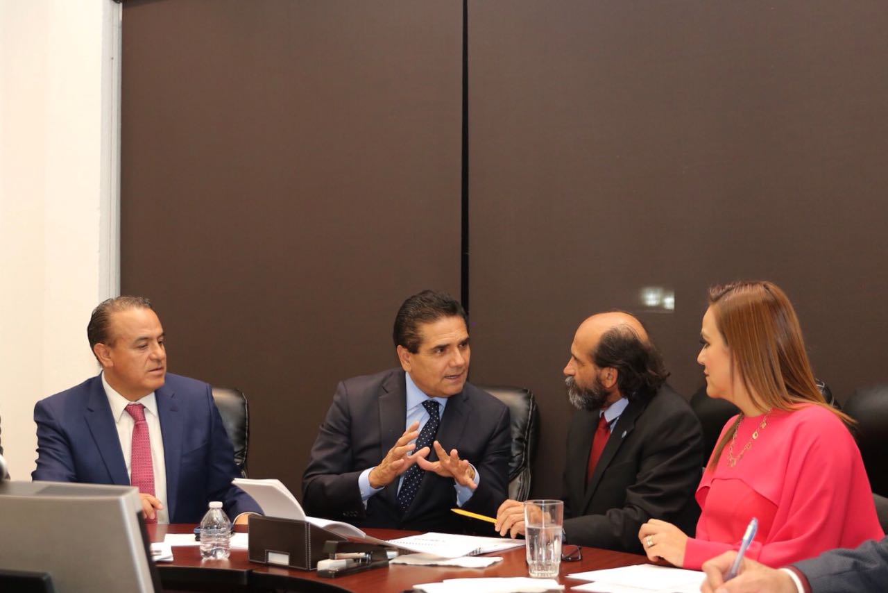 Busca Gobernador unir esfuerzos para abatir pobreza alimentaria