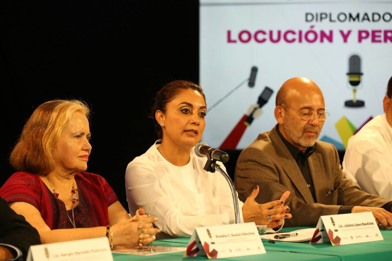 Concluye con éxito Diplomado en Locución y Periodismo impartido por la CGCS