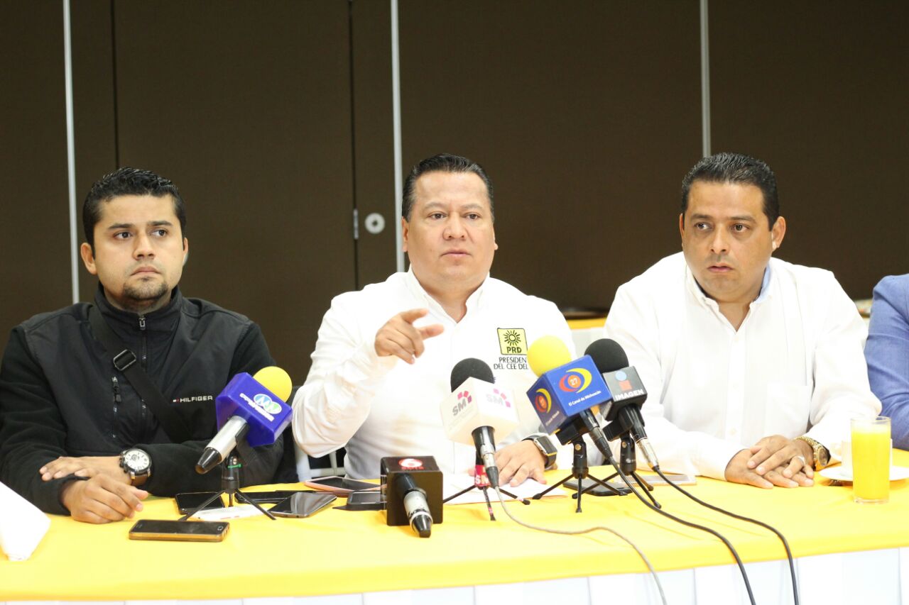 Víctor Manríquez, perfil idóneo para candidatura de la coalición Por Michoacán al Frente en Uruapan: Martín García Avilés