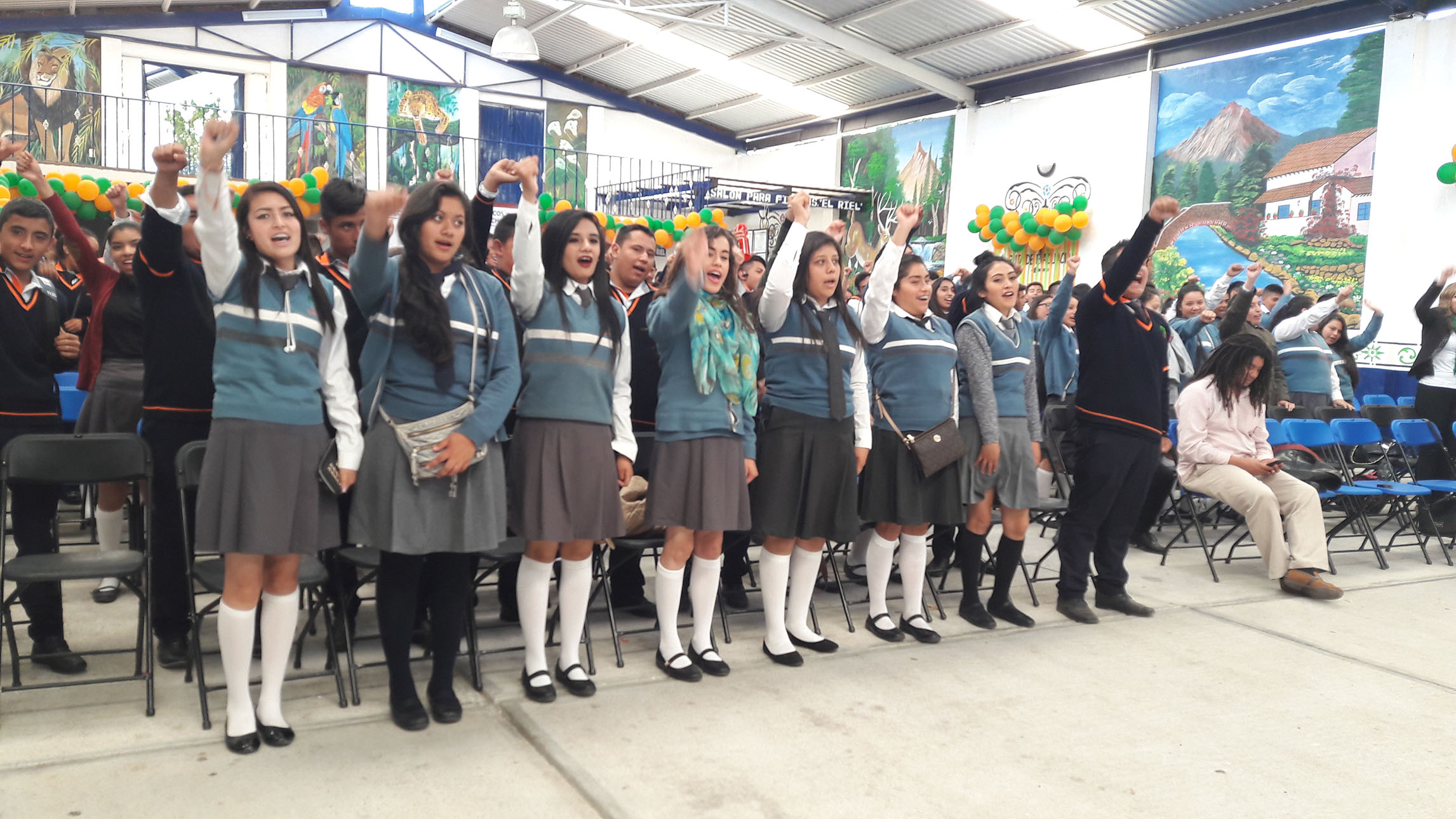 Invitan a jóvenes inscribirse en el CECyTEM