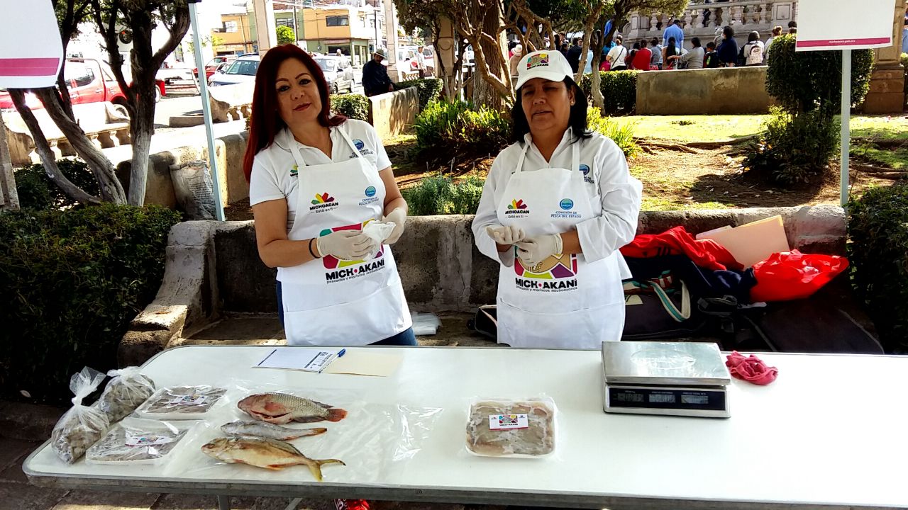 En 2 días, más de media tonelada de pescados y mariscos michoacanos vendidos: Compesca