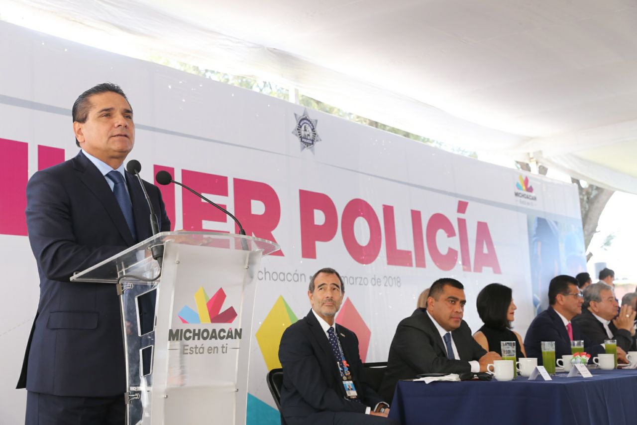 Reconoce Gobernador Silvano Aureoles labor de mujeres policías