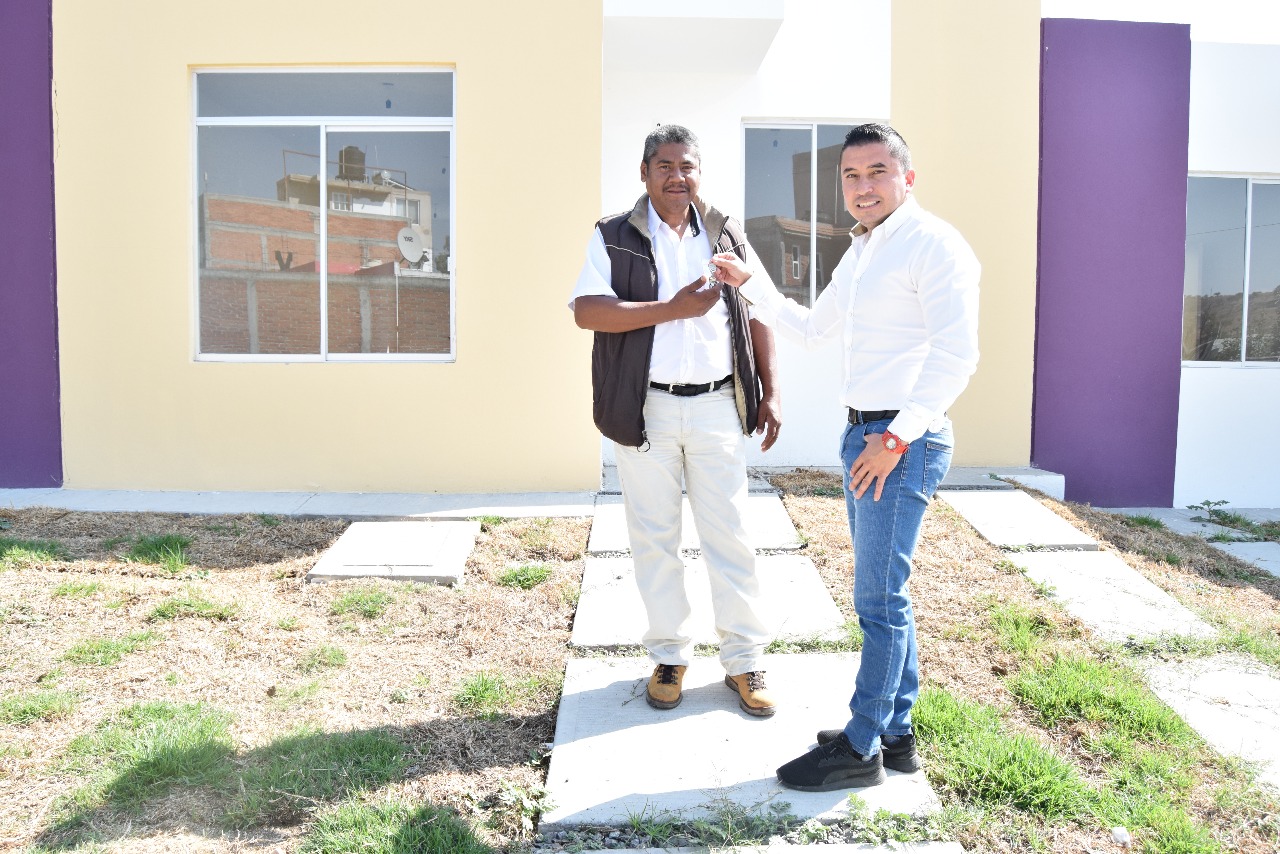 Continúa IVEM entrega de viviendas a transportistas