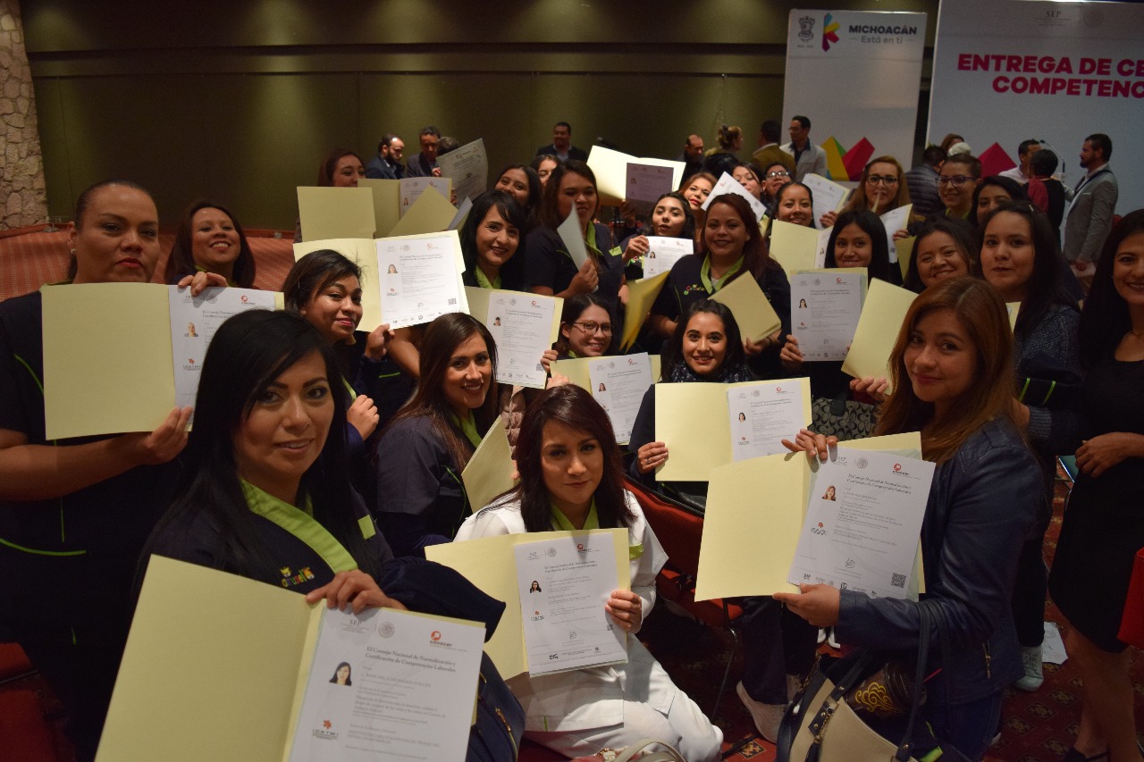 Capacita Icatmi a miles de michoacanas emprendedoras