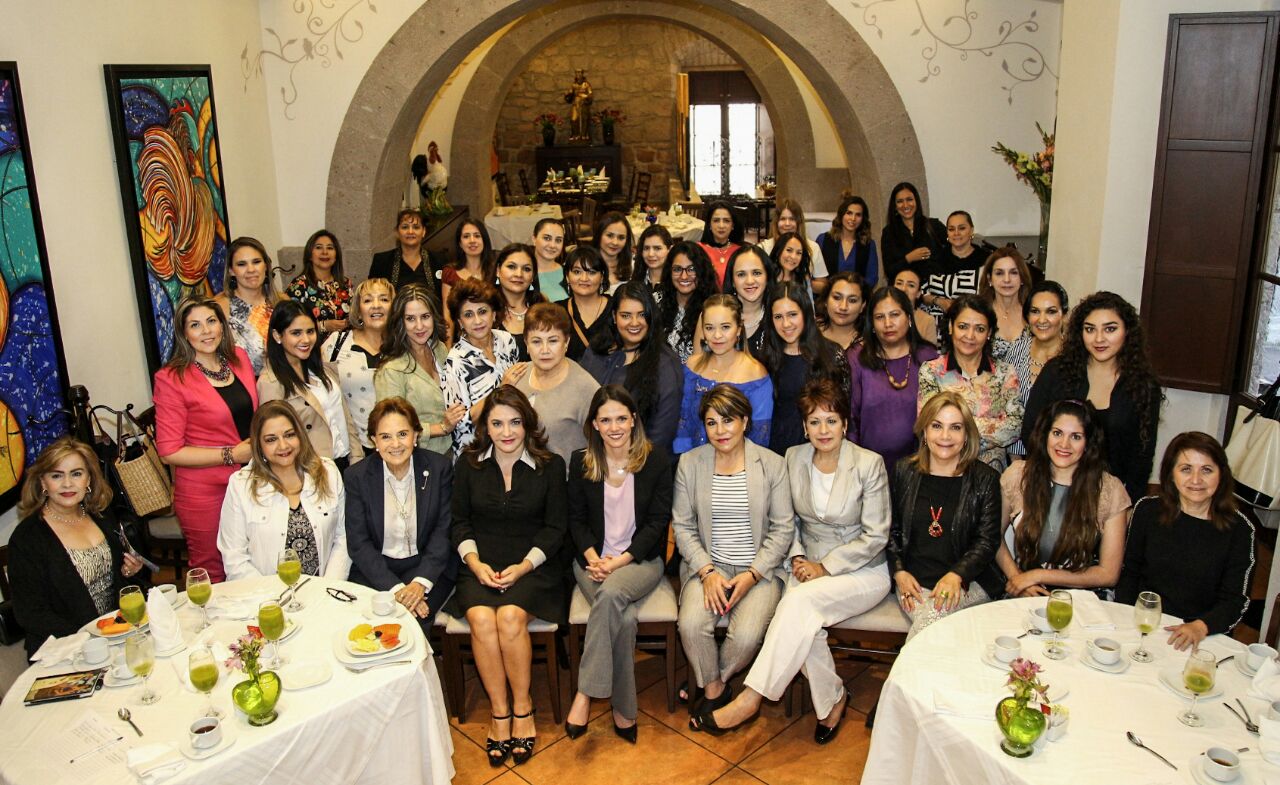 «Daniela de los Santos se reúne con empresarias y emprendedoras de Morelia».