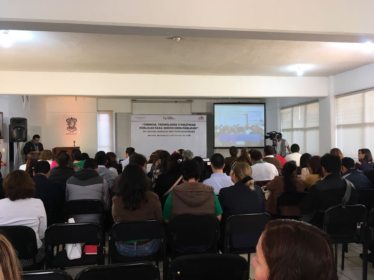 Docentes del Telebachillerato asisten a conferencia sobre ciencia, tecnología y políticas públicas